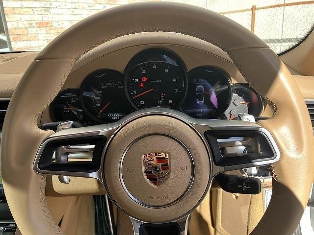 
								PORSCHE 911 full									