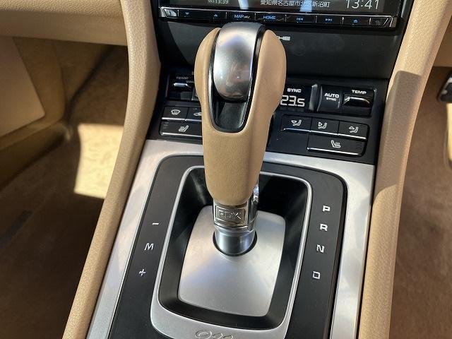 
								PORSCHE 911 full									