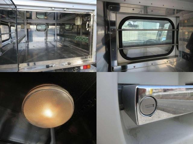 
								MAZDA BONGO TRUCK full									