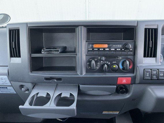 
								ISUZU ELF TRUCK full									