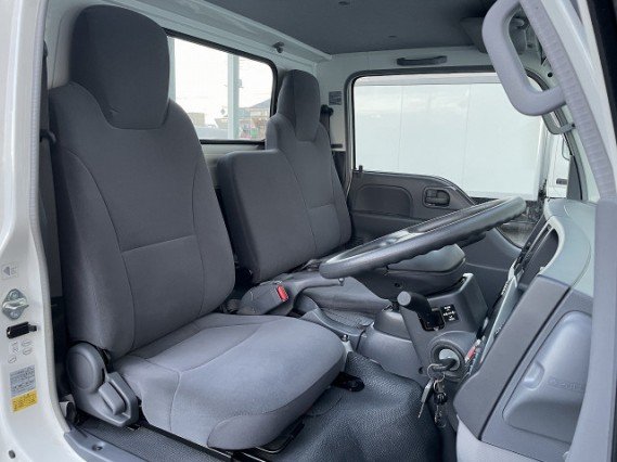 
								ISUZU ELF TRUCK full									