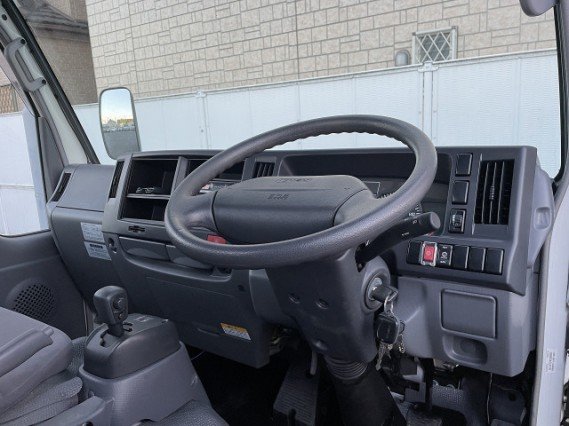 
								ISUZU ELF TRUCK full									