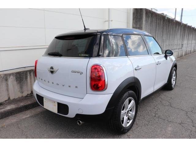 
								MINI COOPER CROSSOVER full									
