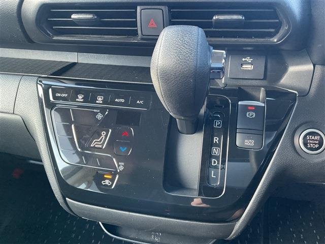 
								NISSAN ROOX full									
