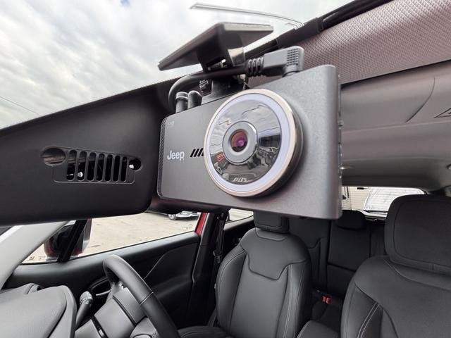 
								JEEP RENEGADES full									