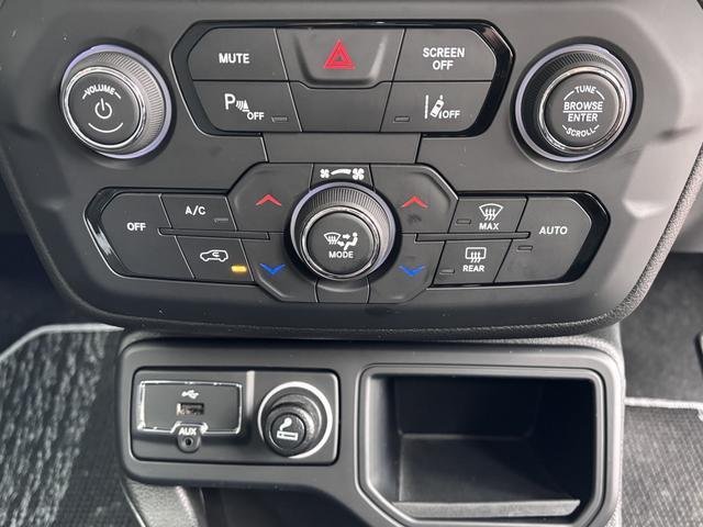 
								JEEP RENEGADES full									