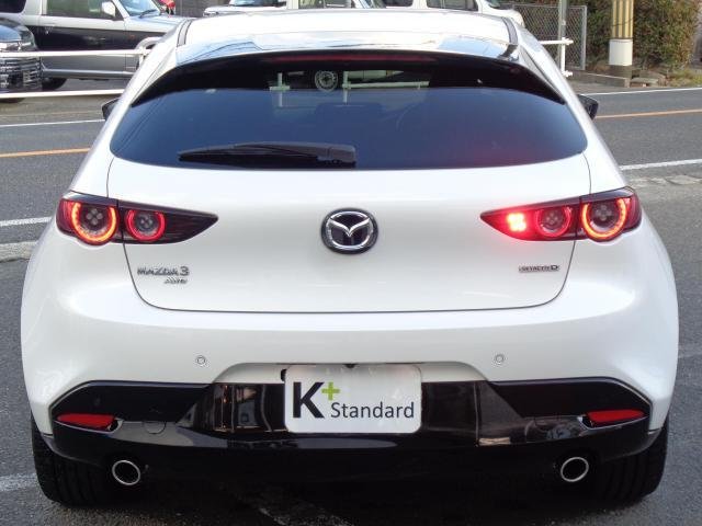 
								MAZDA MAZDA3 FASTBACK full									