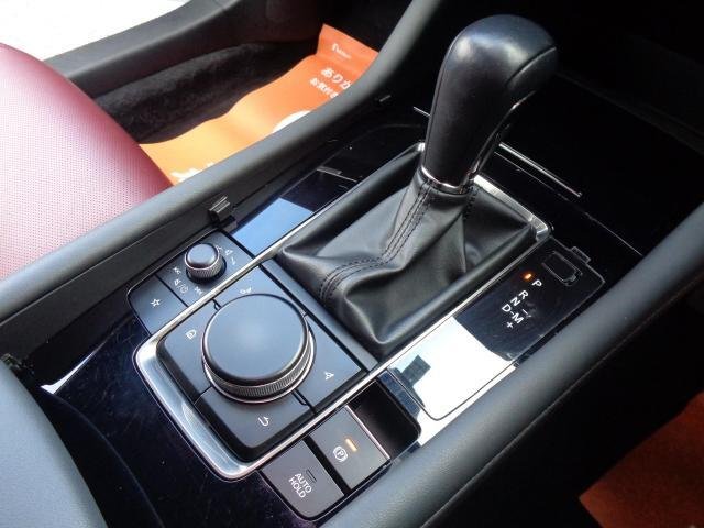 
								MAZDA MAZDA3 FASTBACK full									