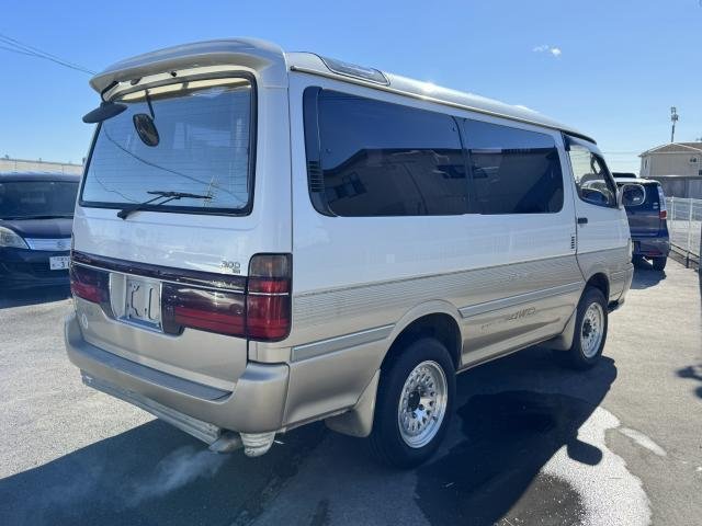 
								TOYOTA HIACE WAGON full									