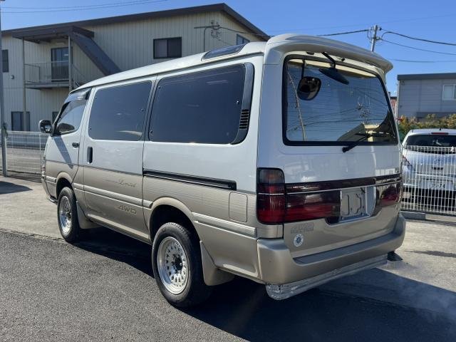 
								TOYOTA HIACE WAGON full									