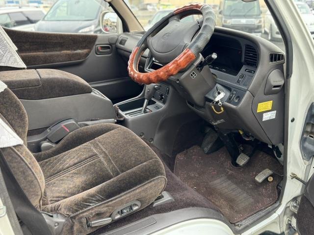 
								TOYOTA HIACE WAGON full									