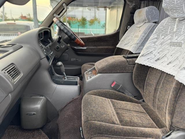 
								TOYOTA HIACE WAGON full									
