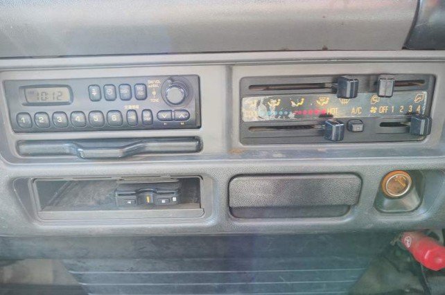 
								ISUZU ELF TRUCK full									