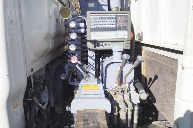 
								ISUZU ELF TRUCK full									