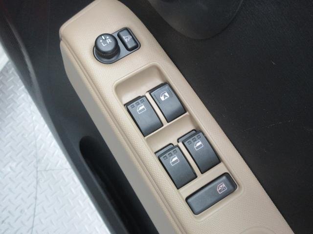 
								DAIHATSU MIRA COCOA full									