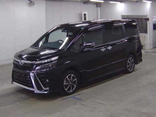 
								TOYOTA VOXY full									