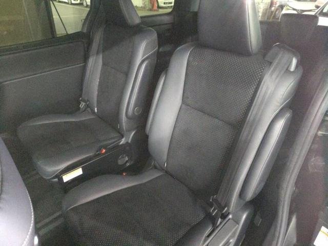 
								TOYOTA VOXY full									