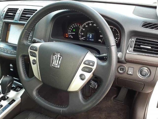 
								TOYOTA CROWN full									