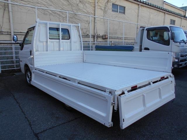 
								NISSAN VANETTE TRUCK full									