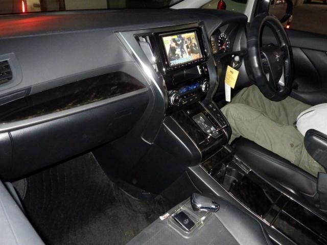 
								TOYOTA VELLFIRE full									
