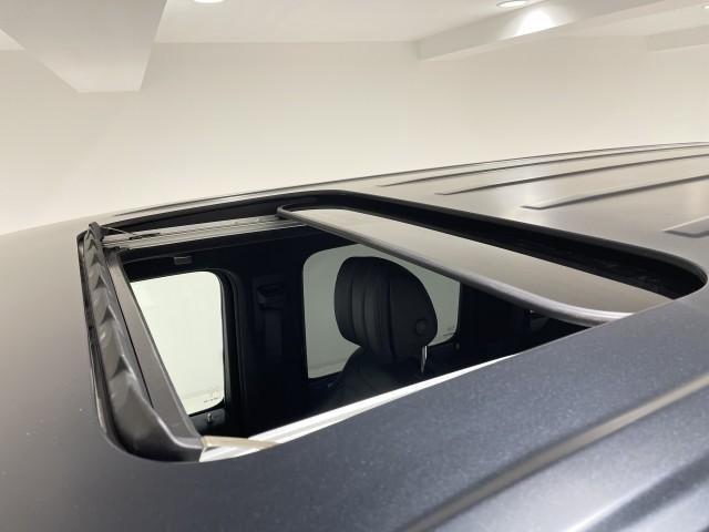 
								MERCEDES-BENZ (SUV) full									