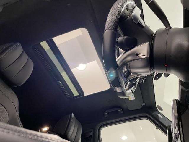 
								MERCEDES-BENZ (SUV) full									