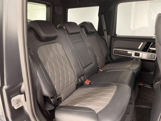 
								MERCEDES-BENZ (SUV) full									