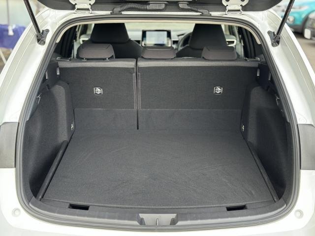 
								TOYOTA COROLLA TOURING full									