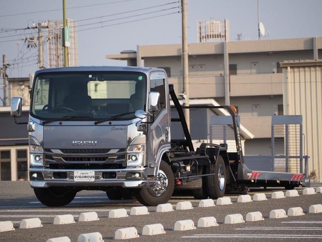 
								ISUZU ELF TRUCK full									