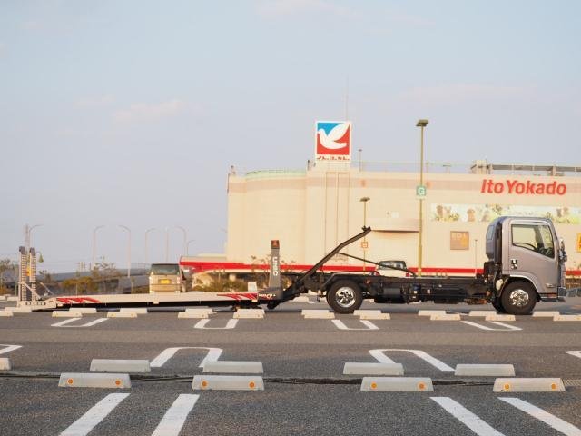 
								ISUZU ELF TRUCK full									