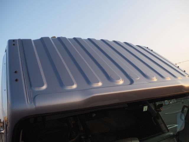 
								ISUZU ELF TRUCK full									