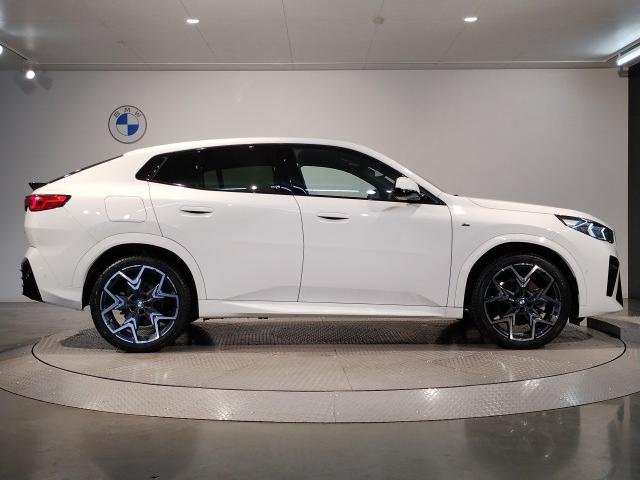 
								BMW X2 full									