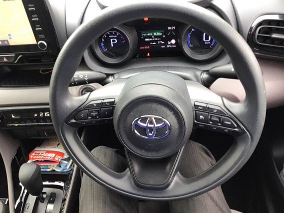 
								TOYOTA YARIS full									