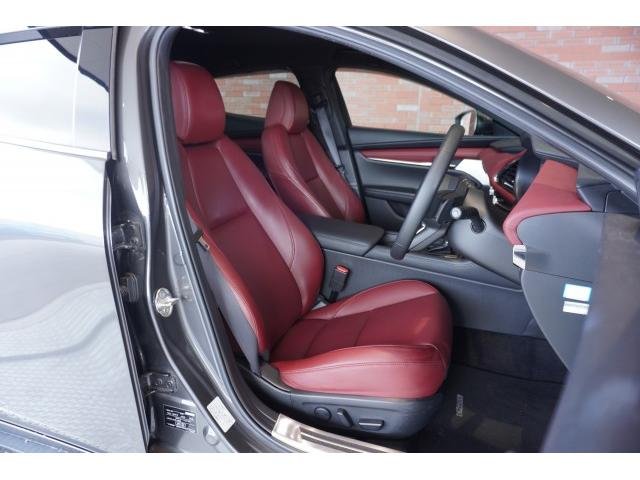 
								MAZDA MAZDA3 FASTBACK full									