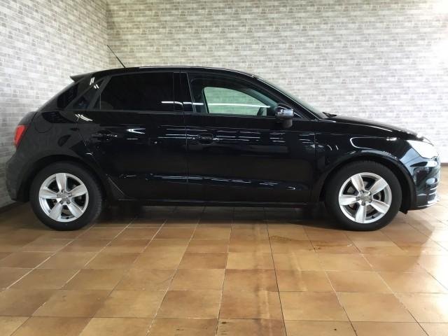 
								AUDI A1 SPORTBACK full									