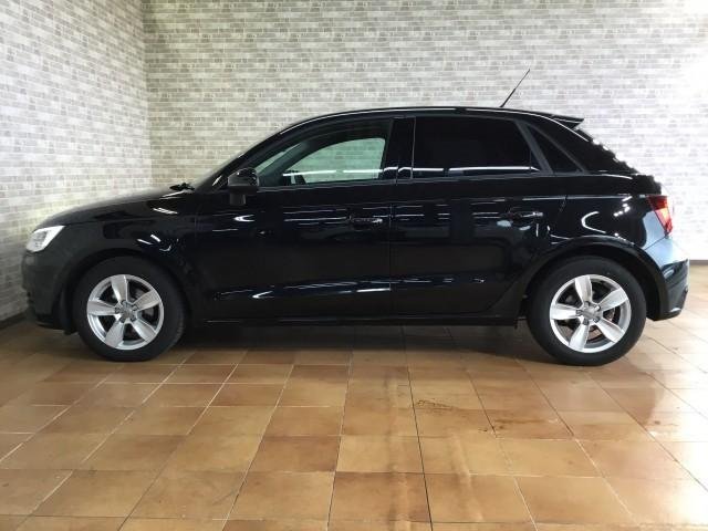 
								AUDI A1 SPORTBACK full									