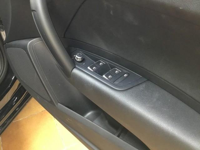 
								AUDI A1 SPORTBACK full									