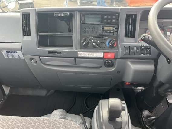 
								ISUZU ELF TRUCK full									