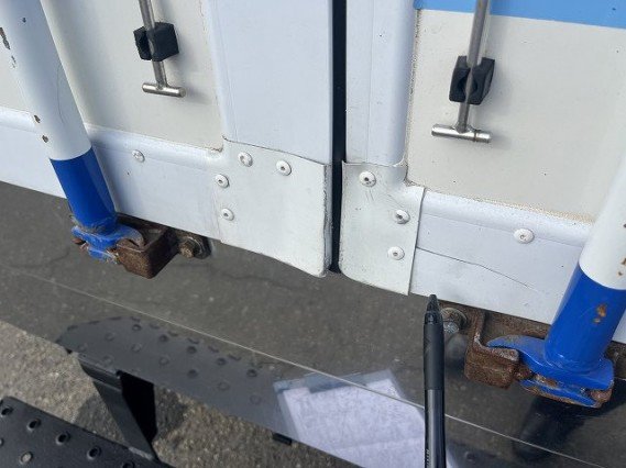 
								ISUZU ELF TRUCK full									