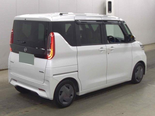 
								NISSAN ROOX full									