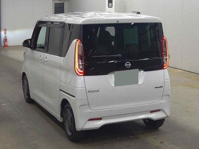 
								NISSAN ROOX full									