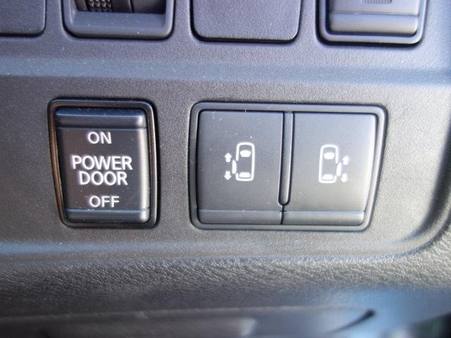 
								NISSAN SERENA full									