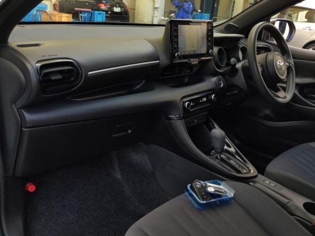 
								TOYOTA YARIS full									