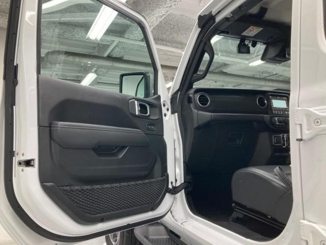 
								TOYOTA JEEP WRANGLER full									