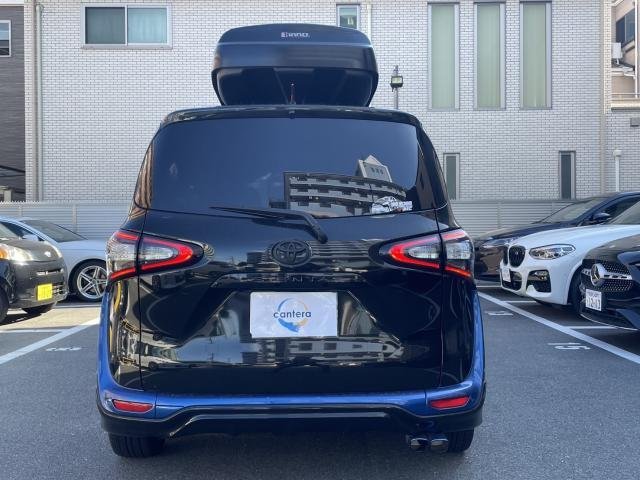 
								TOYOTA SIENTA full									