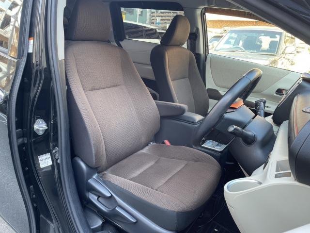 
								TOYOTA SIENTA full									