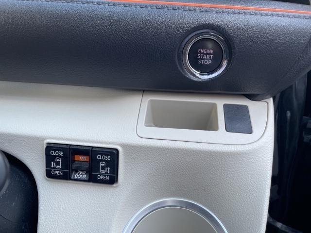 
								TOYOTA SIENTA full									