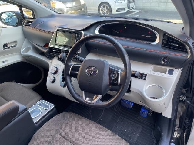 
								TOYOTA SIENTA full									