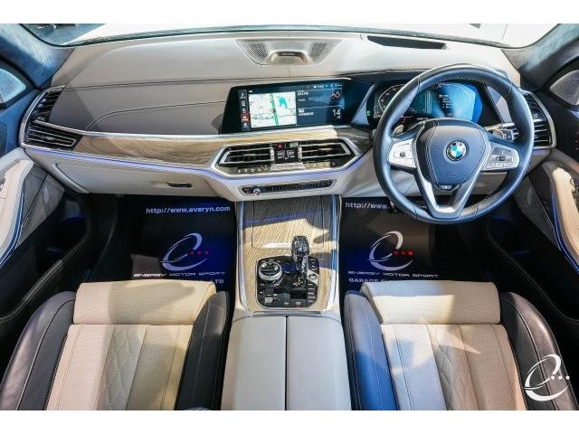 
								BMW X7 full									