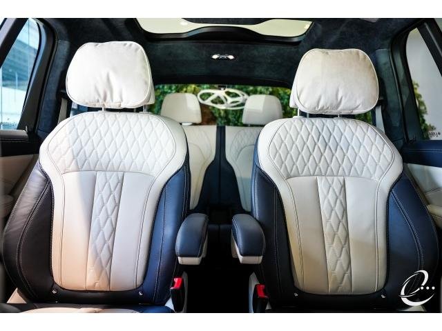 
								BMW X7 full									